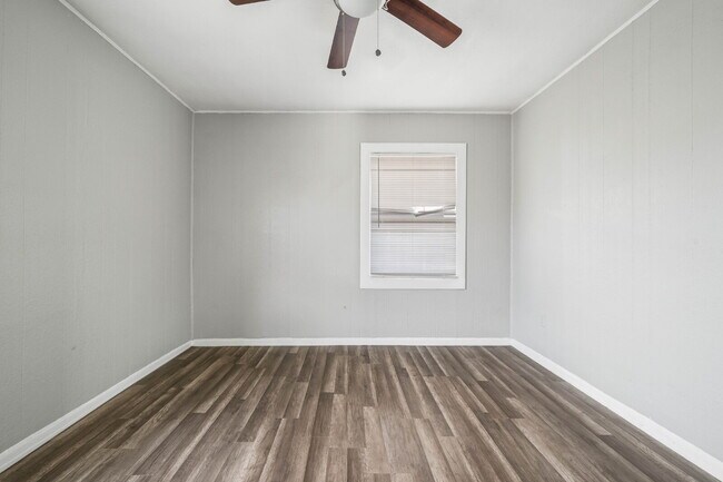 Building Photo - Cozy Home, Minutes from Texas Tech & Downt...