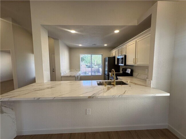 Building Photo - Summerlin 55+ Active Resort!!  Country Clu...