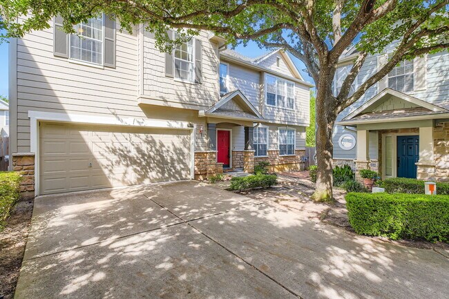 Primary Photo - "Charming 3-Bed Townhouse Retreat with 151...
