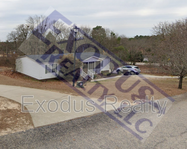 Building Photo - 10 Forest Manor Dr