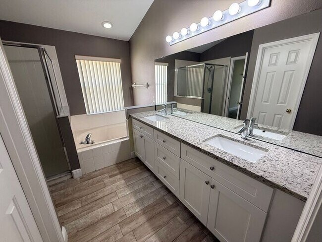 Building Photo - Groveland Home with community pool