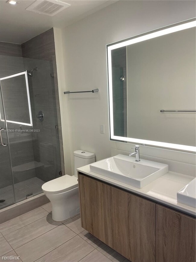 Building Photo - 3 br, 3 bath House - 2960 NE 207th St Unit...