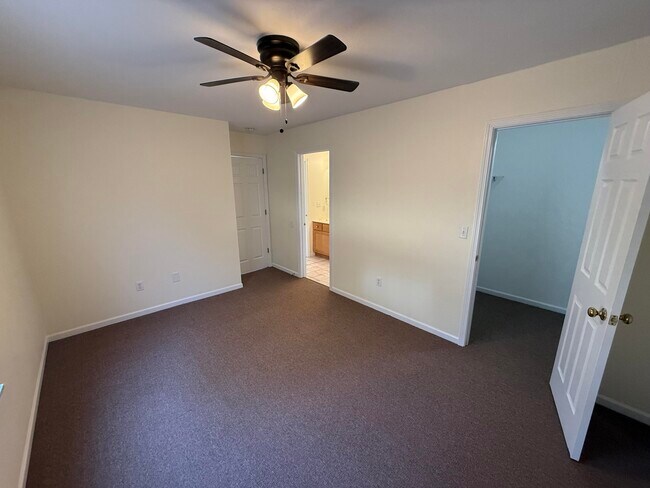 Building Photo - 1326 N Frideriki Dr