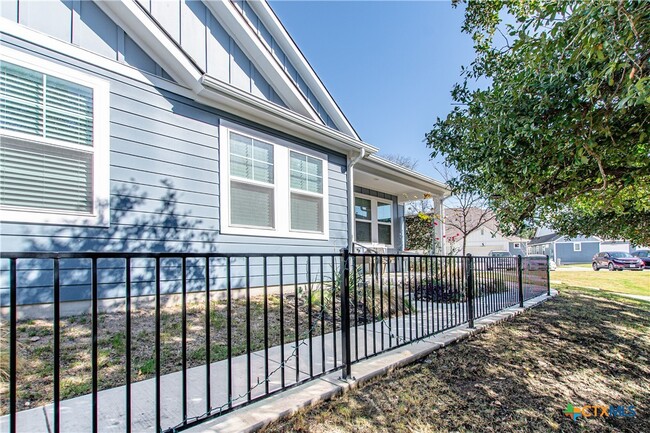 Building Photo - 121 Lafitte Dr