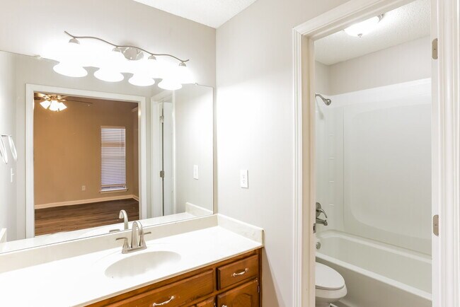 Building Photo - 9163 Bentley Woods Dr
