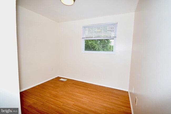 Building Photo - 1730 Heather Ln