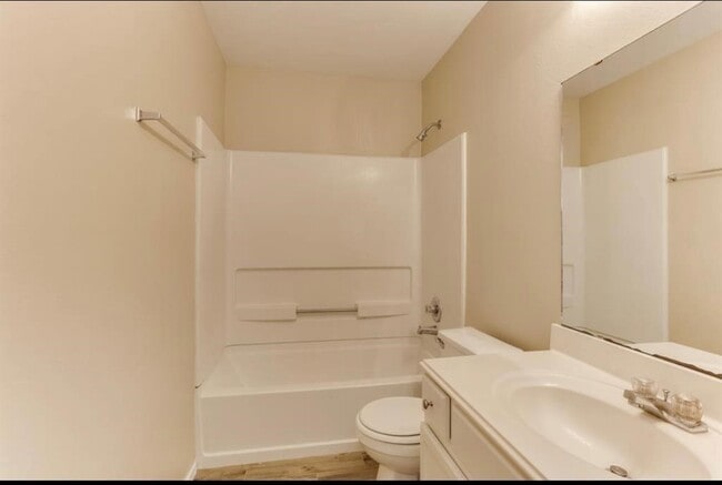 Building Photo - 9210 Rosewell Ct