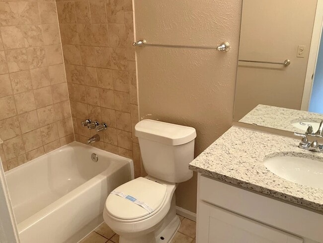 Building Photo - 17773 E Bethany Dr