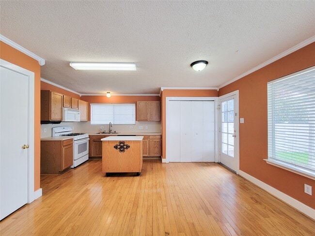 Building Photo - 9607 Farrell Dr