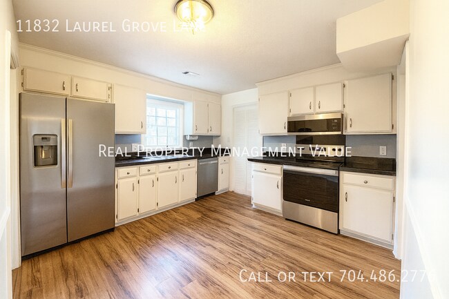 Building Photo - 11832 Laurel Grove Ln