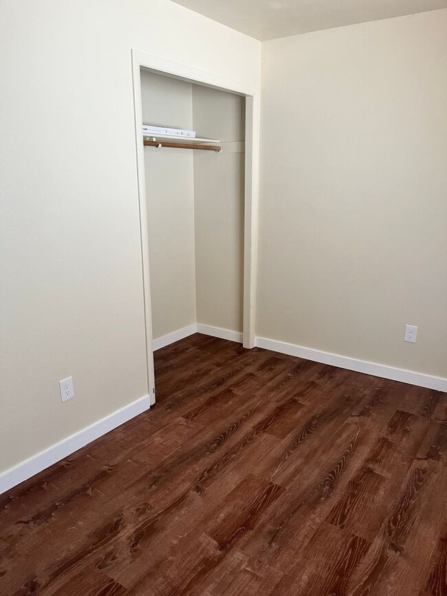 Building Photo - 2814 N Center St