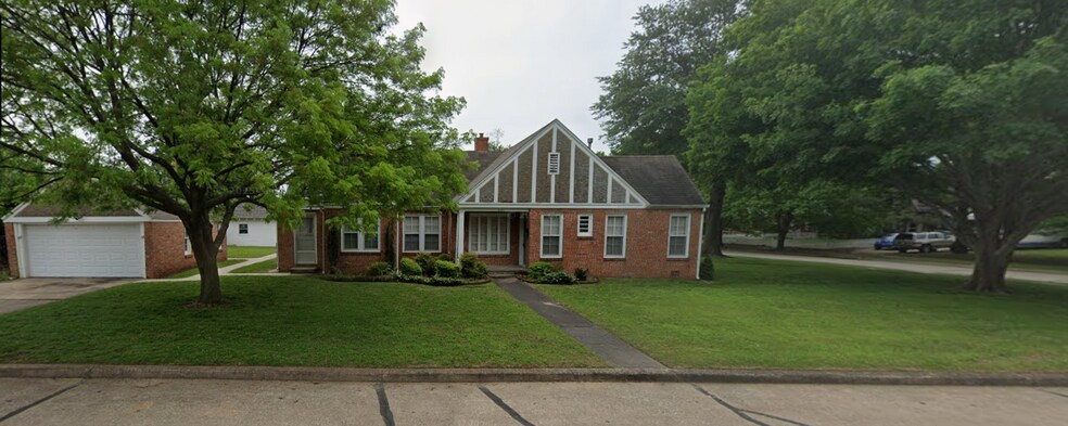 Primary Photo - 3134 E 17th St