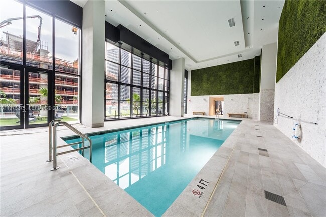 Building Photo - 1010 Brickell Ave