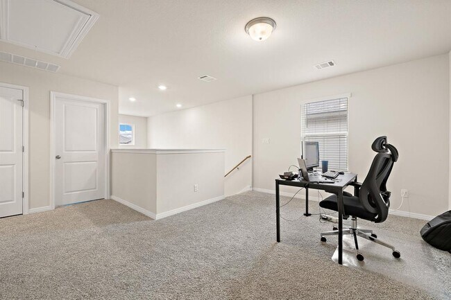 Building Photo - 129 Greenway Ln