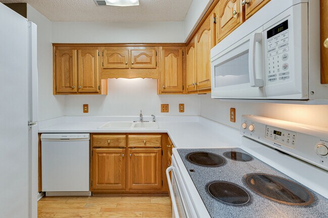 Kitchen is bright white and clean - 760 Fox Ridge Dr