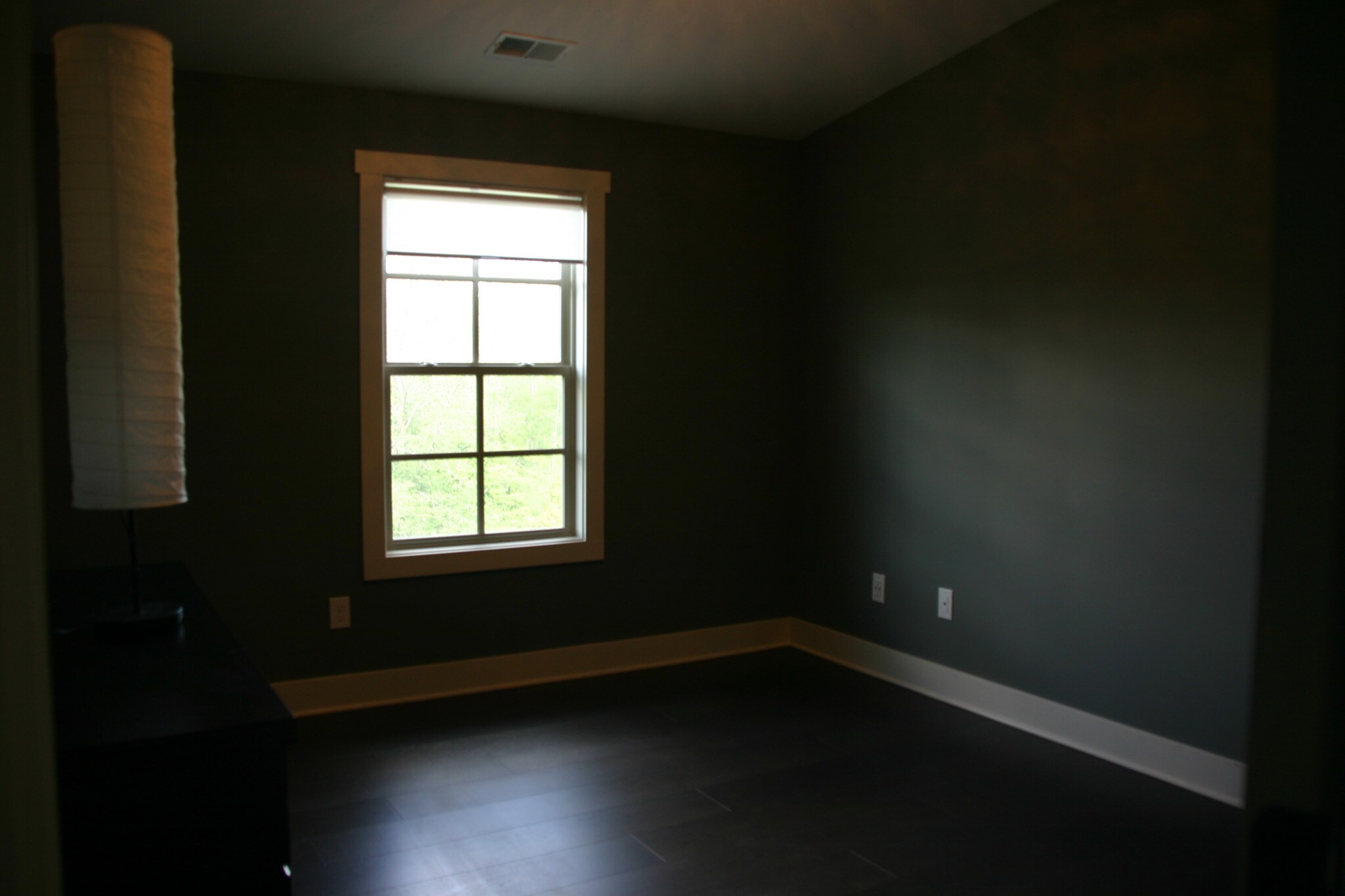 Building Photo - 2036 Celadon Dr NE