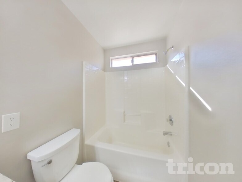 Building Photo - 11049 Zampino St