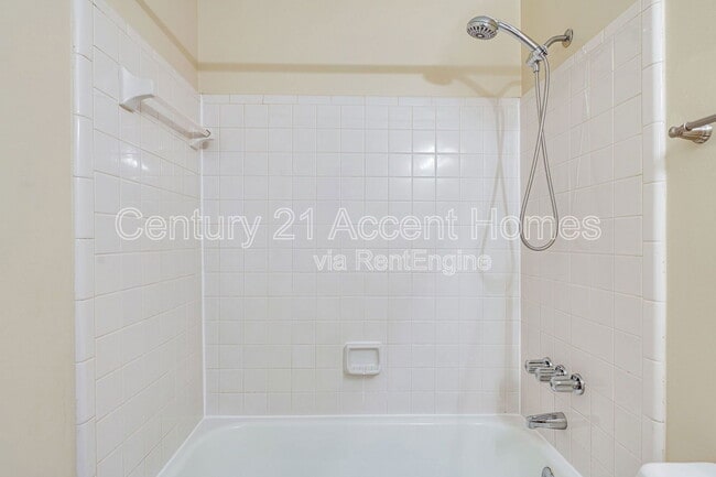 Building Photo - 9941 Oakton Terrace Rd