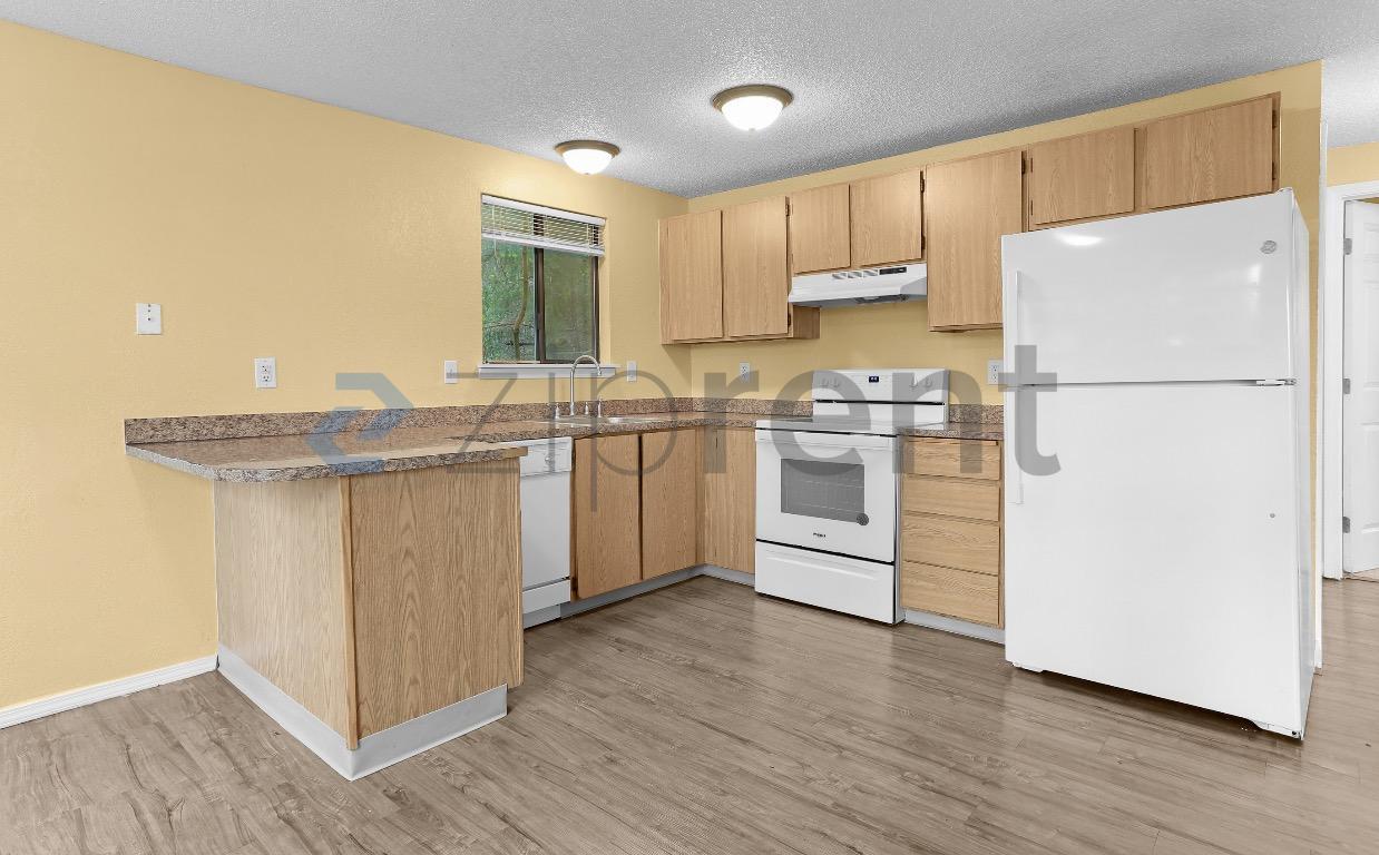 Building Photo - Unit A