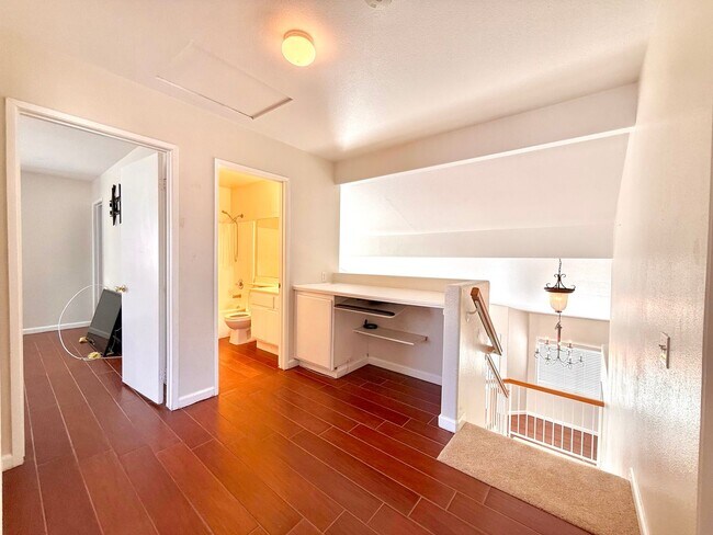 Building Photo - Two Story Four Bedroom home for lease in Jurupa Valley $3,395