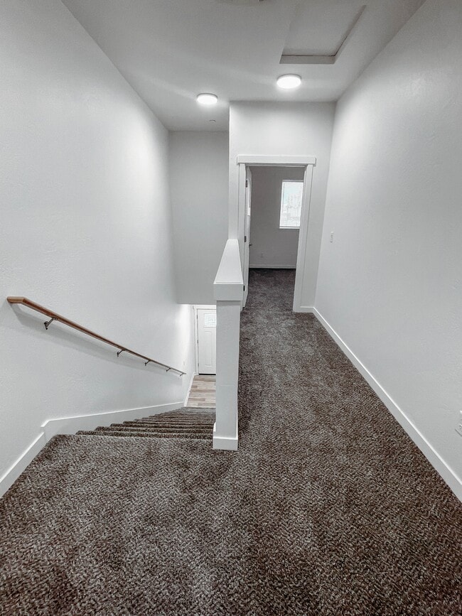 Building Photo - 441 Talent Ave