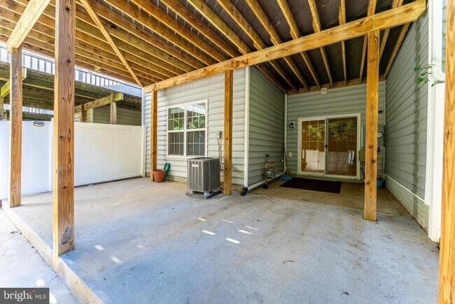 Building Photo - 43583 White Cap Terrace