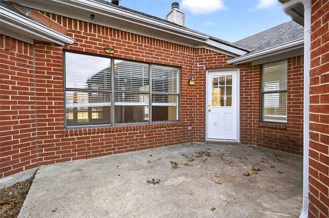 Building Photo - 1617 Briargrove Dr