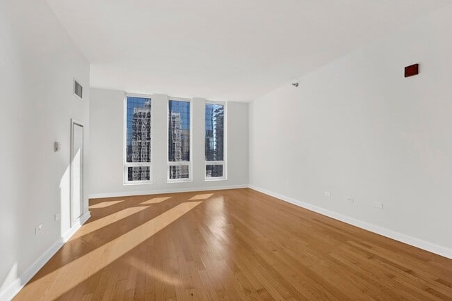 Building Photo - 1250 S Michigan Ave