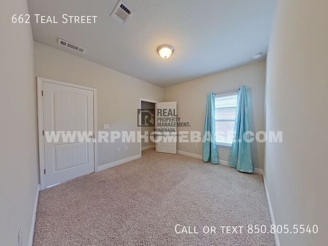 Building Photo - 662 Teal St