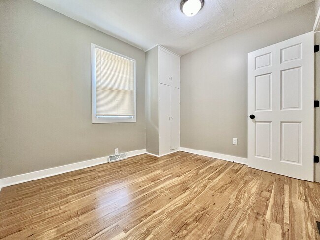 Building Photo - Two Bedroom Home in Wyoming