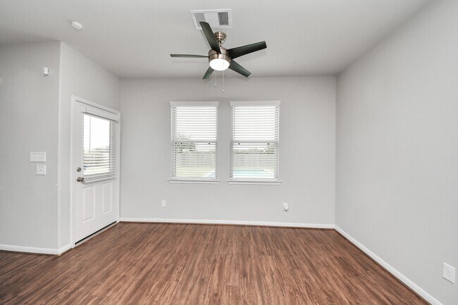 Building Photo - 2931 Palm Oaks Trail