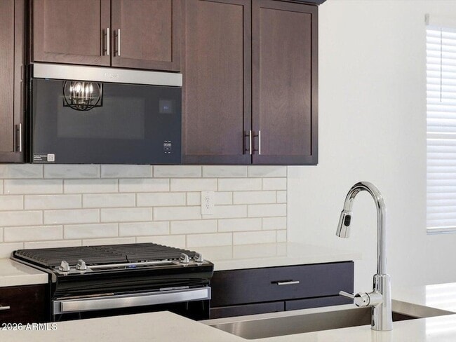 Building Photo - 15875 W Cottontail Ln
