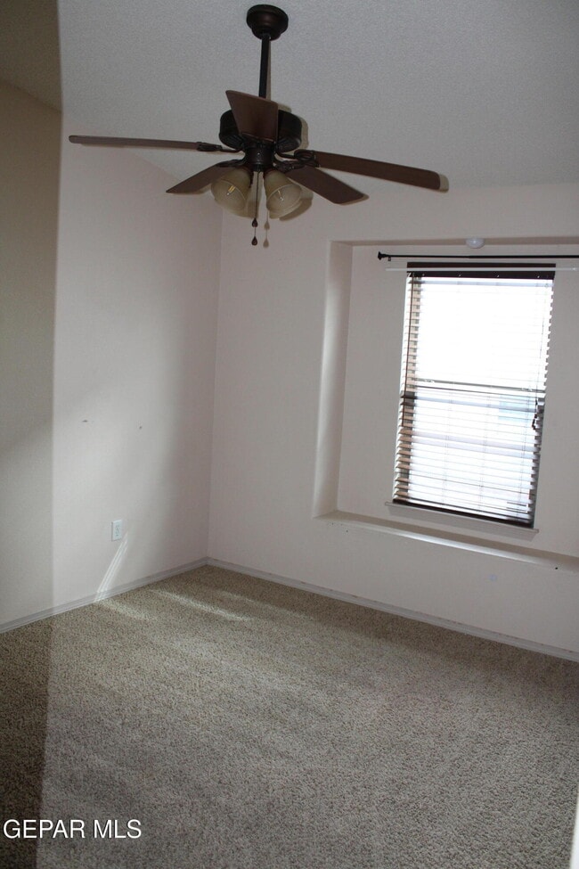 Building Photo - 7125 Falling Leaf Cir