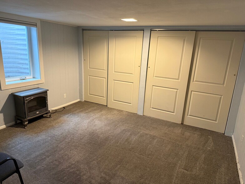 Building Photo - 6097 Quail Ct