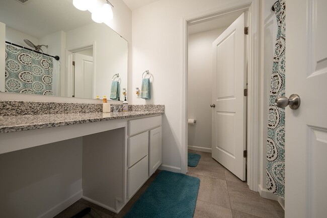 Building Photo - 5004 Trillium Cove NE