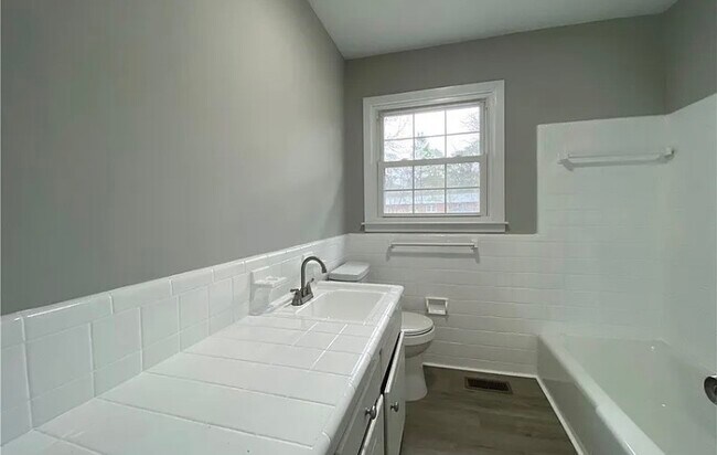 Building Photo - 7568 Carrollburg Dr