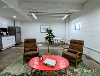 Building Photo - 3100 E Gillham Plaza