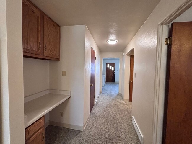 Building Photo - 4 bed, 2 Bath near Old Colorado City - MileStone Real Estate Services