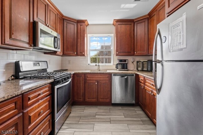 Building Photo - 453-455 Washington Street Unit 2