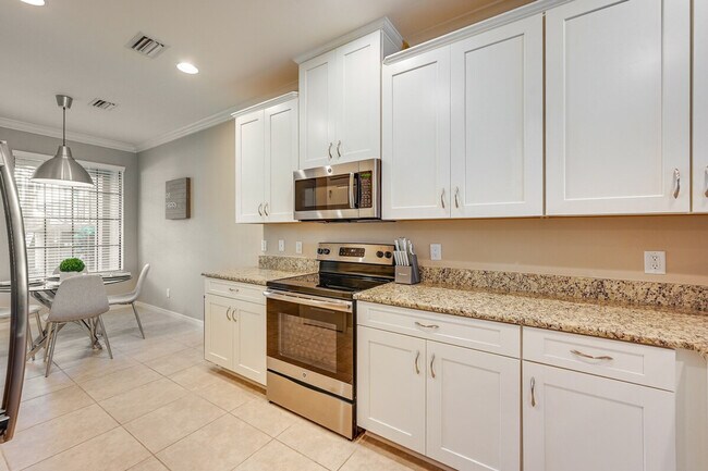 Building Photo - 9413 Terresina Dr