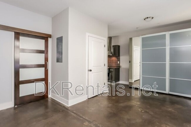 Building Photo - 1300 DeKalb Ave NE