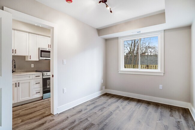 Building Photo - 1526 2nd St SW