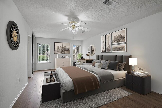 Building Photo - 2387 Crescent Park Dr