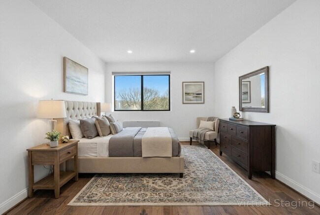 Building Photo - 2 Summit Dr