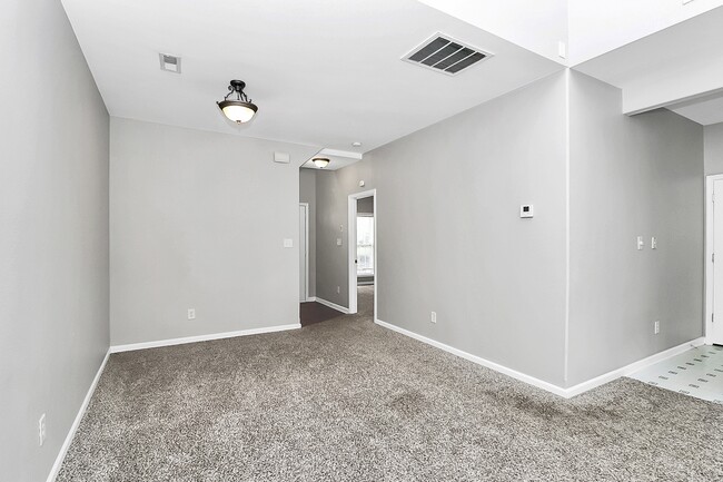 Building Photo - 141 Ross Moore Ave