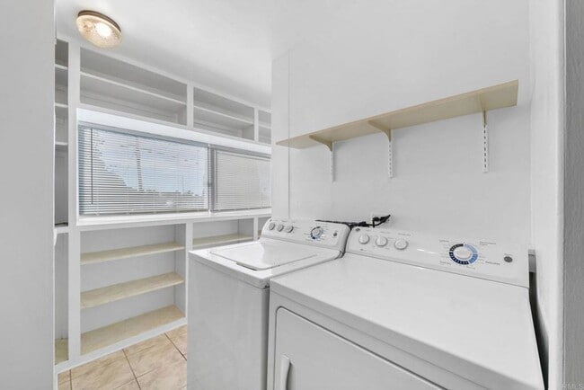 Building Photo - Spacious Remodeled Home with Separate Apar...