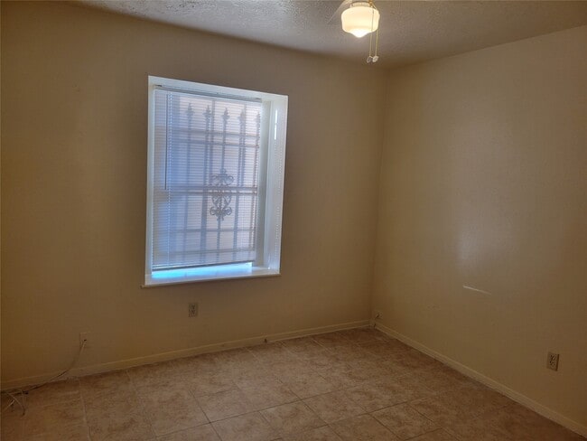 Building Photo - 15135 Kennedy Oaks St