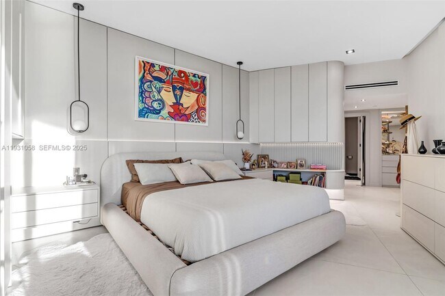 Building Photo - 20281 E Country Club Dr