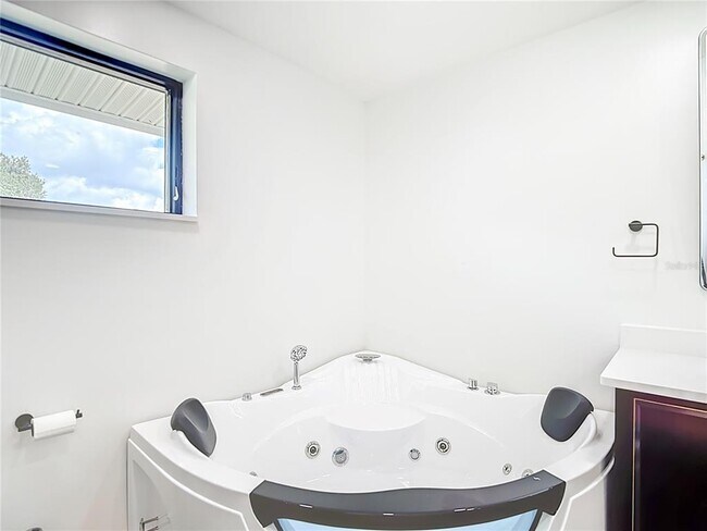 Building Photo - 13211 Pleasant Hill Farm Rd