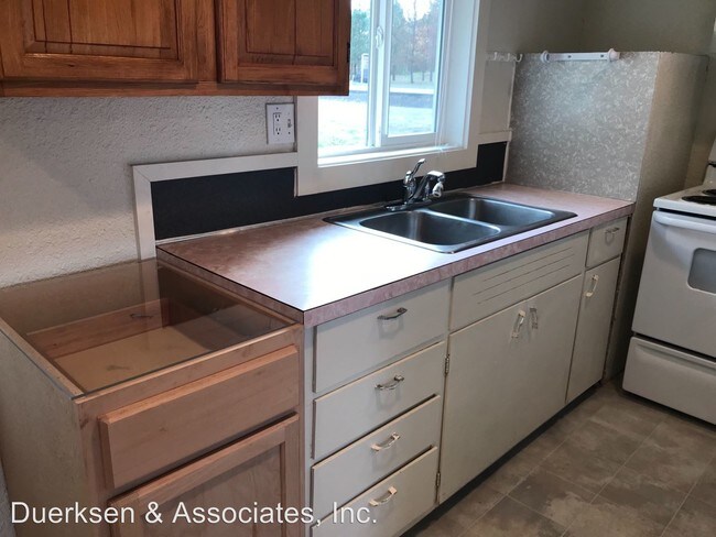 Building Photo - 2 br, 1 bath Apartment - 660 N 4th Street